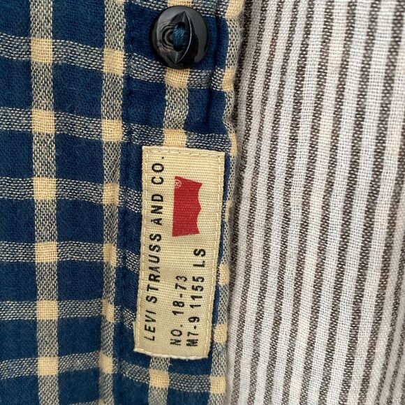 Vintage Levi's Blue Cream Gaze Button Down Shirt Regular Fit Medium Casual - Picture 13 of 14